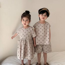 Clothing Sets 2024 Summer Children Short Sleeve Set Toddler Boys Tops Shorts Suit Loose Kids Girls Pokal Dot Dress Brother Sisters Outfits