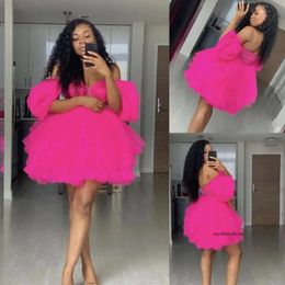 African Fuchsia Off Schulter Mini Homecoming Ärmel Kurzparty Robe de Soiree Puffy Tulle Prom Heck Kleider L26 0510