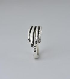 Personality Vintage Silver Women039s Open Skeleton Rings Gothic Biker Skull Hand Ring for Man Punk Man039s Knuckle Cool Jewe7150396