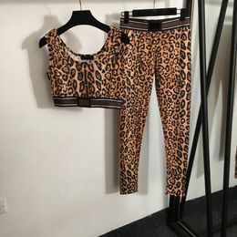 2024 Designers Women's Tracksuits ladies top coat New yoga sports set leopard print metal leather label decoration suspenders vest tight leggings coffee color SMLXL
