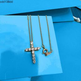 Pendant Necklaces designer necklace Luxury women necklaces Cross Diamond necklace designer Jewellery fashion classic Never Fading Jewellery Ideal Charm silvery nice