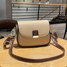 Highcapacity Trendy Saddle Shoulder Bag Women Leather Crossbody Simple Solid Colour Flap Messenger Designer Handbags 240509