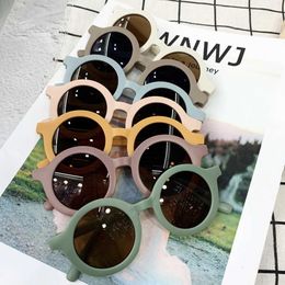 Sunglasses 2023 New old sunglasses yuanchaotong UV400 plastic H240510