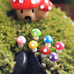 Mini 10 pcs Mushroom Garden Ornament Resin Crafts Decor Mushrooms Terrarium Figurines Fairy Garden Party Garden6477037