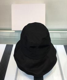 2020 Fashion Designer Bucket Hat For Mens Womens Foldable Fishing Caps Black Fisherman Beach Sun Visor Folding Man Bowler Cap1536013