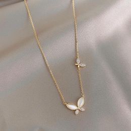 Pendant Necklaces Temperament Elegant Shiny Stone Butterfly Geometric Necklace Female Light Luxury Collarbone Chain Cold Wind Accessories