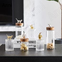 Storage Bottles Golden Animal Decorative Jars With Lid Nordic Modern Hammer Texture Wood Cover Candy Glass Bottle Home Decoration