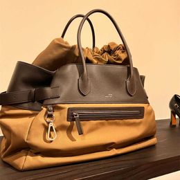 Panno in nylon in nylon Bota di grande capacità per borsa da donna lussuosa borsa a tracolla portatile da 17 pollici 240115