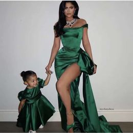 Sexy Dark Green Evening High Slit Off The Shoulder Party Gowns Mother And Daughter Celebrity Dresses Custom Made 0510