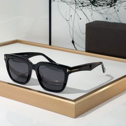 Designer Fashion Sunglasses Sunshade glasses Head Composite Metal Optical Frame Classic Luxury Sung lasses For Men Women FT0646 Size 53-20-145