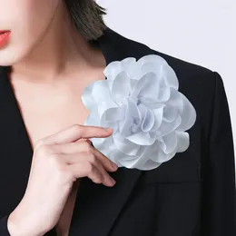 Brooches Flower Brooch Pin Wedding Attire Accessory Elegant Satin Floral For Women Men Style Lapel Dinner Party