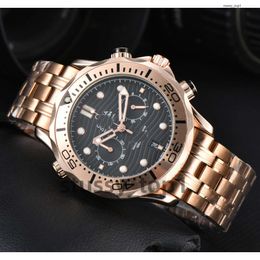 OMG Watch 2024 Yeni Marka Orijinal İş Erkekler Klasik Yuvarlak Kılıf Kuvars İzle Kol saati Saat - Günlük A41 E68 için Önerilen Bir Saat