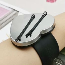 Styling Tools Beauty Salon Wrist Band Hairpin Card Magnet Pat Ring Shape Watch with Hair Clips Hairpin