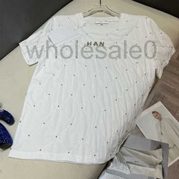 Женская футболка дизайнер 24 весна/лето Новый Lingge Bead Style Style Wersatile, освежающий и модная футболка с круглой шеей MD27