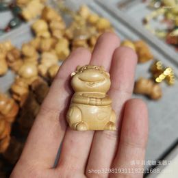 Decorative Figurines Mini Wooden Carved Animal Zodiac Ox Table Top Accessories Crafts Creative Birthday Commemorative Gift Necklace Pendant