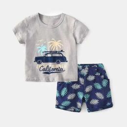 Shorts brand design 2024 verão nova roupa de bebê meninos rastrear camisetas infantis de crianças+shorts conjunto de 2 peças de desenhos animados de crianças roupas de menino de meninos d240510