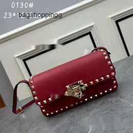 Quality Vallenteno Rock Stud Bags New Rivet High Bag 2024 Woman Fashion Versatile Handbag Flip Calf Purse Shoulder Designer Crossbody Underarm Leather OYTX