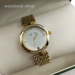 2024 Модная золотая нержавеющая сталь женская бриллианты Мужские дизайнерские дизайнеры Quartz Automatic Movement Watch Seloj смотрит на золотые высококачественные наручные часы с коробкой