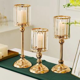 Candle Holders European Golden Crystal Holder Home Decor Ornament Wrought Iron Candlestick Wedding Candlelight Prop Romantic Furnishings