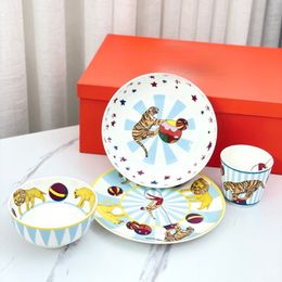 Luxury designer Dinnerware Include dish plate bowl and cup cartoon children's sets with high quality material 4 pieces for set and 222T
