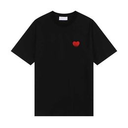 Mens T Shirt de coeur Tees Short Sleeves Shirts Men Designer Top France Fashion Embroidered Heart Pattern Round Neck Paris Tshirt yyh