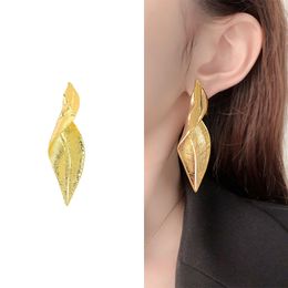 Leaf Earrings Women's Earrings 18K Gold Personalised Curved Earrings Female Exaggerated Earrings Design Stud Luxury Jewelry For Party