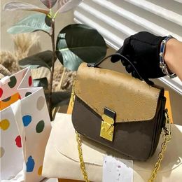Top Luxury Bags Designer Bag Women Fashion Messenger Bag Customised Laser Seal Engraved Lock Buckle Elegant Low key Versatile Practical Duvq