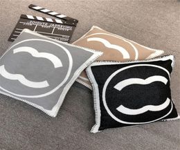 Fashion Square Cushion Designer Decorative Pillow Letter Printed Home Textiles Cashmere Pillowcase With Inner Cushions Fashion Sof8496146