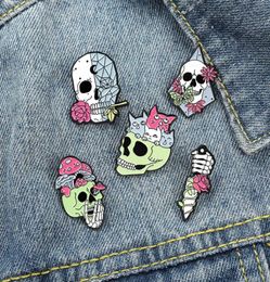 Rose Series Skull Mushroom Brooches Pins Alloy Painting Cat Flowers Collar Badge For Halloween Gift Skeleton Knapsack Clothes Wear6159392