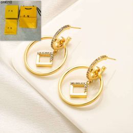 Classic Letter Clip New Gold Plated Charm Gift Designer Style Box Packaging Family and Couple Gifts Earrings Boutique Jewelry Xhs6