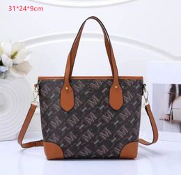 2024 Luxury tote bag womens M luxurys womens designers bags handbags purses shoulder Large crossbody messenger tote Full-Grain Litchi Mobile phone bag Socialite