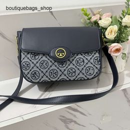 Luxury Handbag Designer Women's Bag New Womens Tofu Fashionable and Versatile Shoulder Underarm Small Variance3I3H