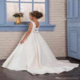 Girls Wedding Dresses Pentelei with Beaded Neck and Bows Sweep Train Satin Ballgown Flower Girls Gowns for Weddings 221K