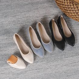 Large Size Fashion Ladies Flat Shoes Slip On Pointed Toe Female Flats Soft Sole PUleather Women Casual Shoes Comfortable Woman Footwear Large Size Leisure Flats