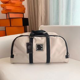 Designer Casual Shoulder Bag For Men Classical Sport Duffle Bag Nylon Waterproof Multifunctional Large Capacity