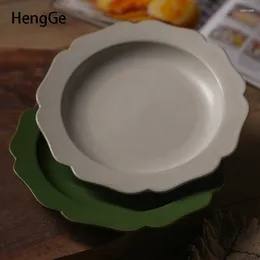 Plates Creative Flower Edge Ceramic Plate Circular Chinese Retro Dessert Dishes Steak Salad Dining Household Tableware