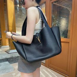 10A Fashion Metal Shoulder Bag Underarm Bag Shopping Womens Leather Hardware Bags 30x30cm Strap Shoulder Buckle Handbag Bag Crossbody C Vqgh