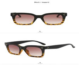 2020 Kim Kardashian Sunglasses Lady Flat Top Eyewear Lunette Femme Women Luxury Branded Sunglasses Women Rivet Sun Glasse5309691