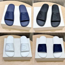 Designer Slippers Slides Men Sandals Classic Flip Flops Leather Black White Summer Beach Slippers Slides With Box 557