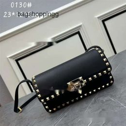 Calf Leather Rock Stud Bags New Rivet High Quality 2024 Woman Fashion Versatile Handbag Flip Bag Vallenteno Shoulder Designer Crossbody Underarm Purse CMIR