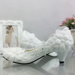 Dress Shoes Spring Flower Pearl White Pointed Stiletto High Heel Bridal Wedding Hollow Lace Banquet Flat Women's Single Shoe