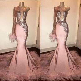 Glitter Sequin Long Sleeve Mermaid Pink Black Girl Prom Dress with Feathers Train One Shoulder African Formal Evening Gowns 252l