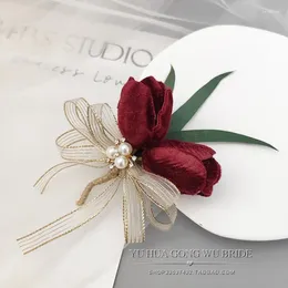 Decorative Flowers Wrist Corsage Bridesmaid Sisters Handmade Flower Artificial Silk Calla Lily Bracelet For Wedding Dancing Party Decor