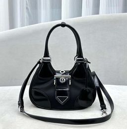 Designer Fashion Triangle Moon Bags Lady Tote Vintage Mini Shoulder Black Clutch Handbag Hobo Crossbody Womens Man Classic 7a Quality High quality