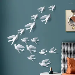 Decorative Figurines Creative 3D Bird Wall Decoration Resin Swallow Statue Home Stickers Living Room TV Crafts Pendant