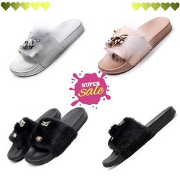 Colored sandals for women in large size new women's summer slippers for flat beach reflective Flat Sandal blingbling female eur 36-41 sandals elegant 2024