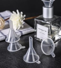 Mini Transparent Plastic Small Funnels Perfume Essential Oil Empty Bottle Liquid Filling Funnels Kitchen Bar Dining Tool HHA16195287263
