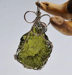 Ciondolo in pietra in pietra di cristallo verde Moldavite naturale per uomini e donne Couple Couple Fine Jewelry LJ2010169392476