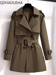 Trench da donna per donne Spring in veste di donne eleganti vintage Giacca corta straordinaria a doppio petto.