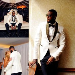 Handsome White Wedding Tuxedos Slim Fit Gold Pattern Laple Suits For Men Cheap One Button Groom Suit Only The Jacket And Handkerchief 2965